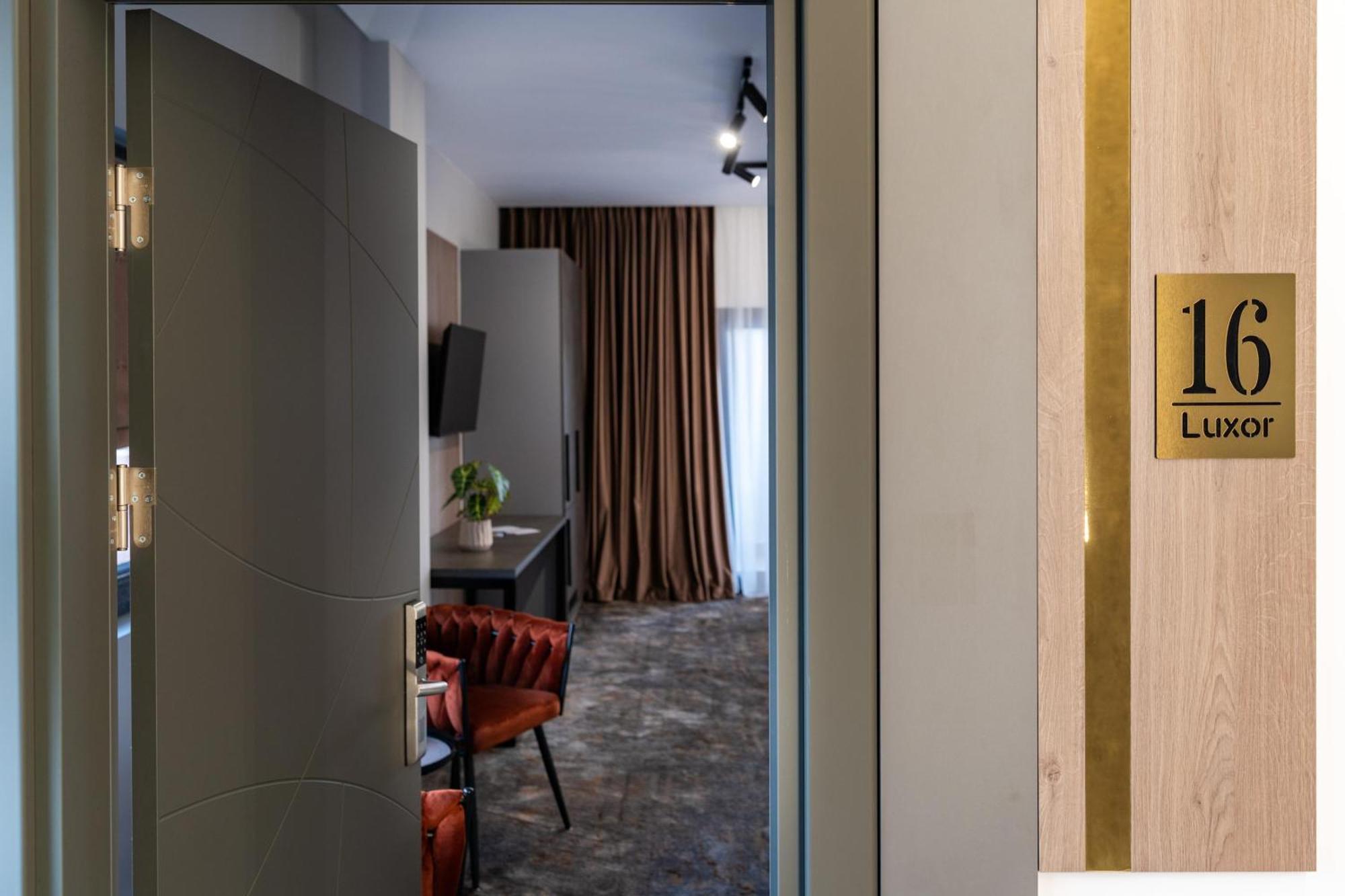 Hotel Luxor Medgidia Eksteriør bilde