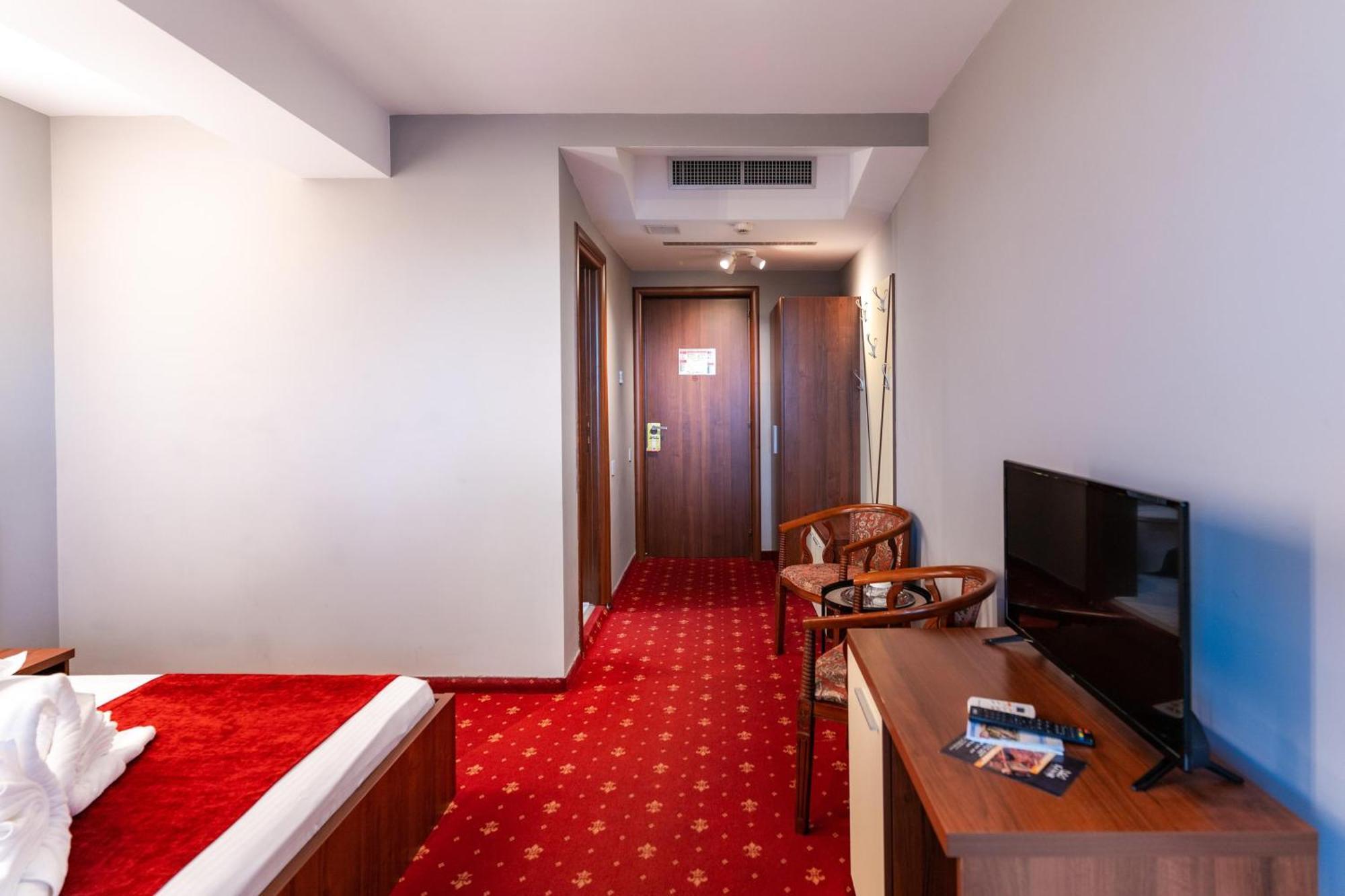 Hotel Luxor Medgidia Eksteriør bilde