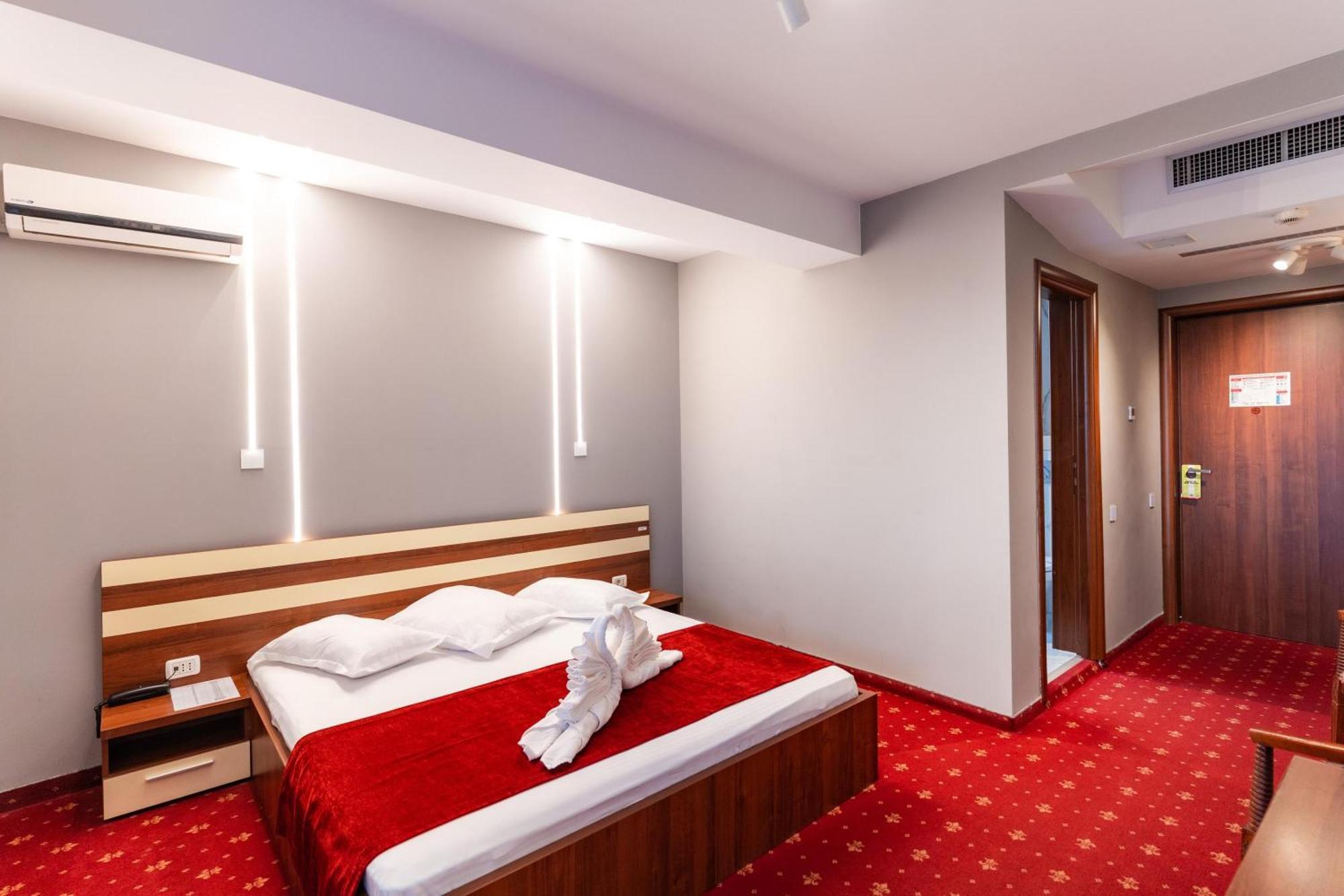 Hotel Luxor Medgidia Eksteriør bilde